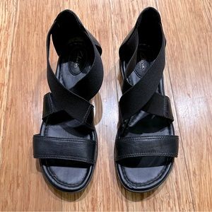 Clarks Leather Strappy Low Wedge Sandals with Backs Sz 8